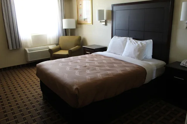 غرفة بسرير كوين للمدخنين لذوي الإعاقة، Quality Inn Conway - Greenbrier 1/4