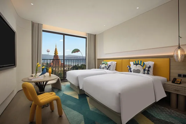 Gold, Standard, Twin Beds, Balcony، voco Xishuangbanna Gaozhuang by IHG 1/5