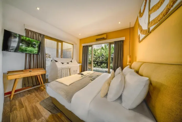 1 Bedroom, Royal, Waterslide, Villa, Private Pool، La Mira Villa Seminyak by Ini Vie Hospitality 1/5