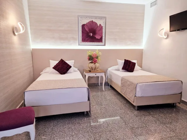 جناح جونيور عائلي، Hotel Plaza del Castillo 1/9