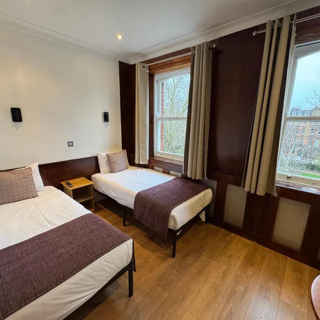 غرفة بسريرين منفصلين، Garden View Hotel 2/5