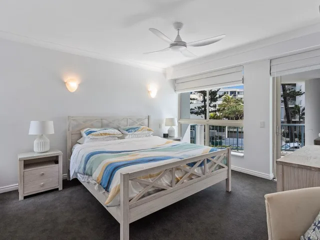 شقة سوبيريور بسرير كينج وسريرين منفصلين بغرفتي نوم بإطلالة جزئية على البحر، Oceana On Broadbeach 2/3