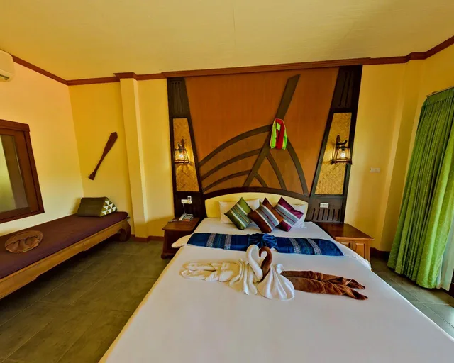غرفة ديلوكس بسرير مزدوج بإطلالة على الجبل بشرفة، Andamanee Boutique Resort Aonang Krabi 1/2