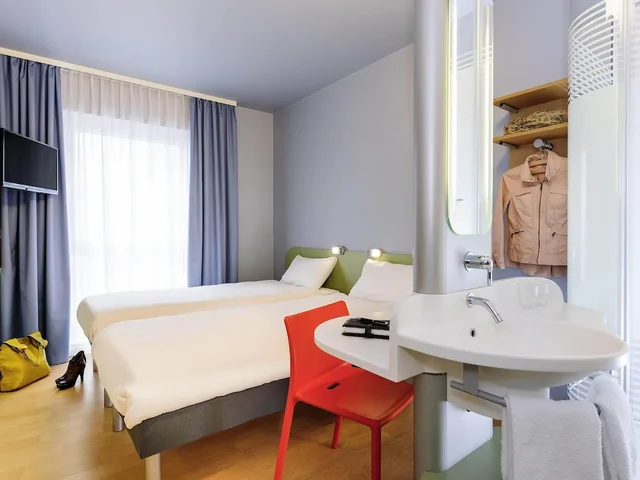 غرفة بسريرين منفصلين، Hotel Ibis Budget Bamberg 3/7