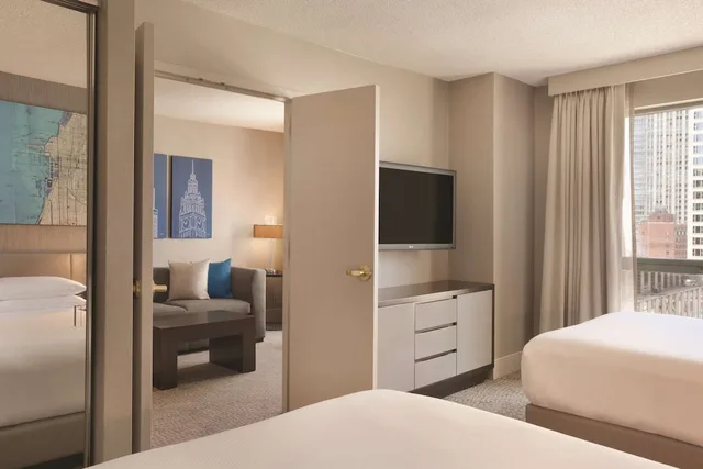 جناح بسريرين مزدوجين، Hilton Chicago Magnificent Mile Suites 5/7
