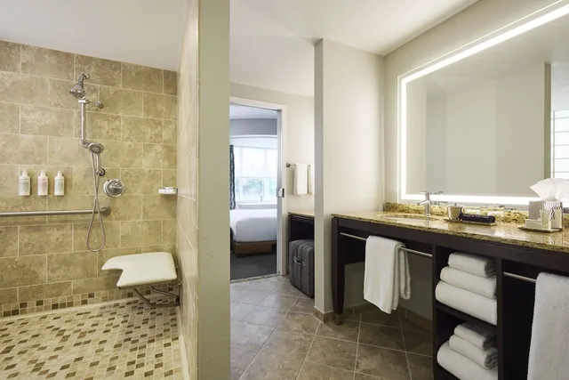 Grand, Suite, King Bed, Den, Accessible, Archer Hotel Falls Church 2/8