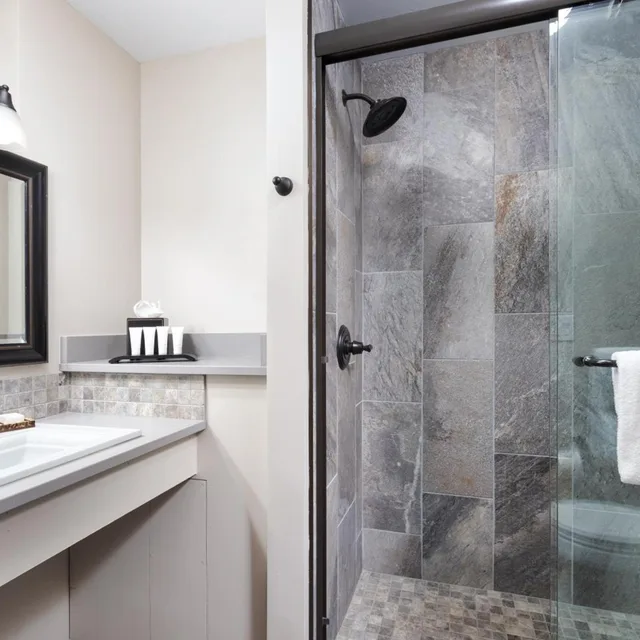Room, 2 Queen Beds, Sky View, Sky Ranch Lodge 4/5