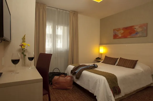 غرفة قياسية بسرير مزدوج، Hotel De Los Andes 2/4