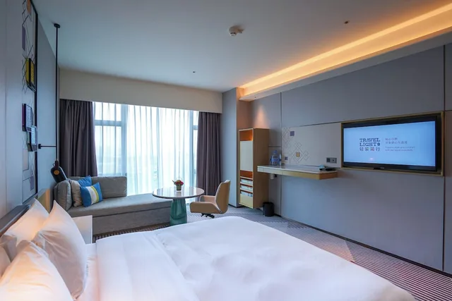 غرفة قياسية بسرير كينج بإطلالة على البحيرة مع دخول صالة النادي، Crowne Plaza Foshan Nanhai 4/6