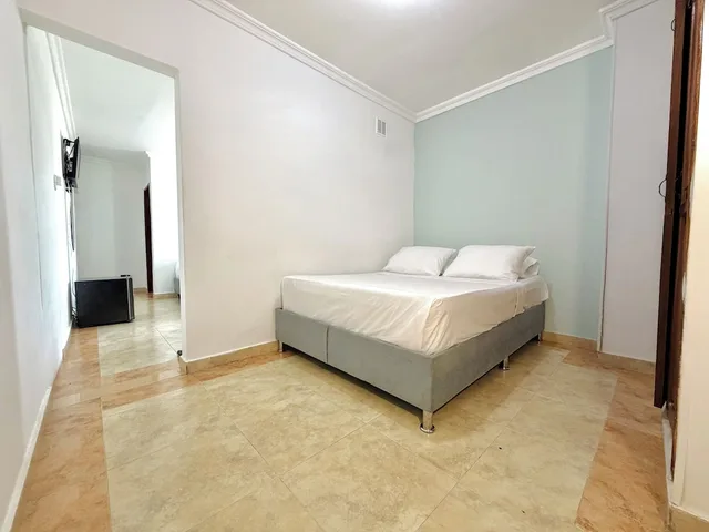 Family, 1 Single and 2 Double Beds، Marie Real 4/10