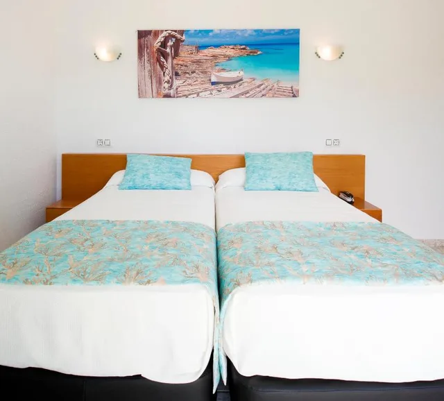 غرفة قياسية بسريرين منفصلين، Hotel Tropical Ibiza 2/4