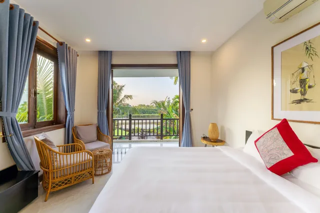 غرفة ديلوكس بسرير كينج بإطلالة على المسبح، New Sunshine Homestay 1/10
