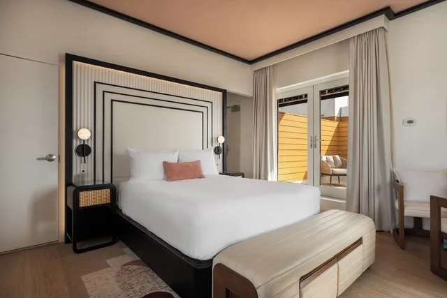 غرفة بريميوم مفردة بسرير كوين بإطلالة جزئية على البحر، Eurostars Winter Haven 4/7