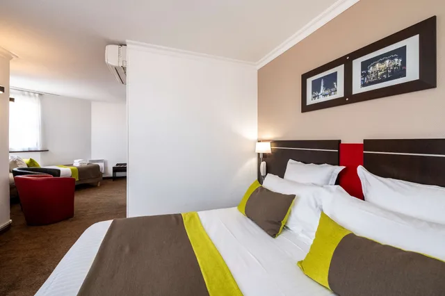 Next Generation, Multiple Beds، Four Points by Sheraton Reims Cathedrale 1/10