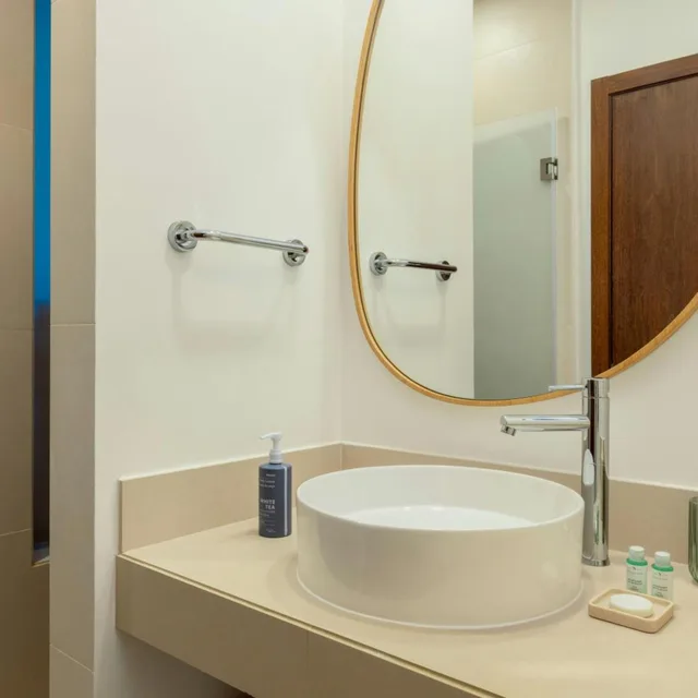 جناح جونيور بسرير كينج بإطلالة على المسبح بشرفة، The Westin Salgados Beach Resort, Algarve 8/10