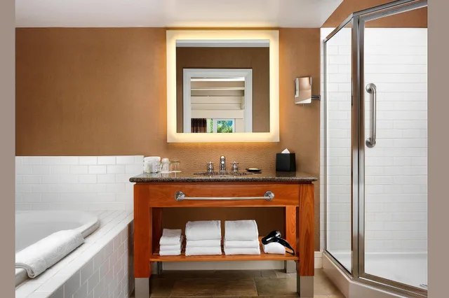 Suite, Golf Course View، Westin Bear Mountain Golf Resort And Spa 2/2