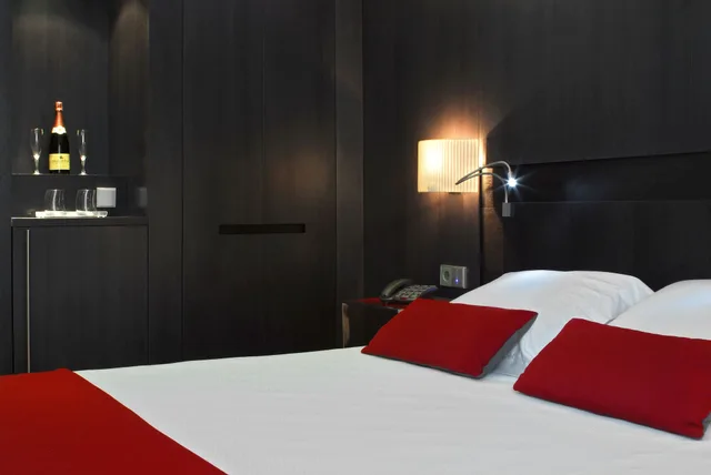 Standard, Double Bed, Grupotel Gran Via 678 Hotel 2/4