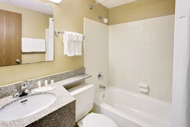 Upgrade, 2 Queen Beds, Days Inn by Wyndham Winona 10/10