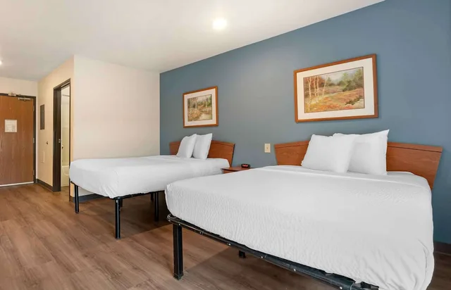 غرفة بسريرين مزدوجين بمطبخ، Studio 6 Extended Stay Cincinnati Sharonville OH 2/7