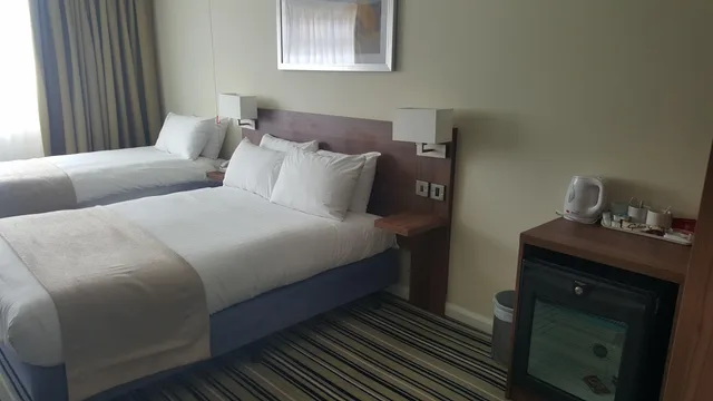 غرفة بسرير مزدوج لذوي الإعاقة، Holiday Inn Derby Nottingham M1 J25 3/5