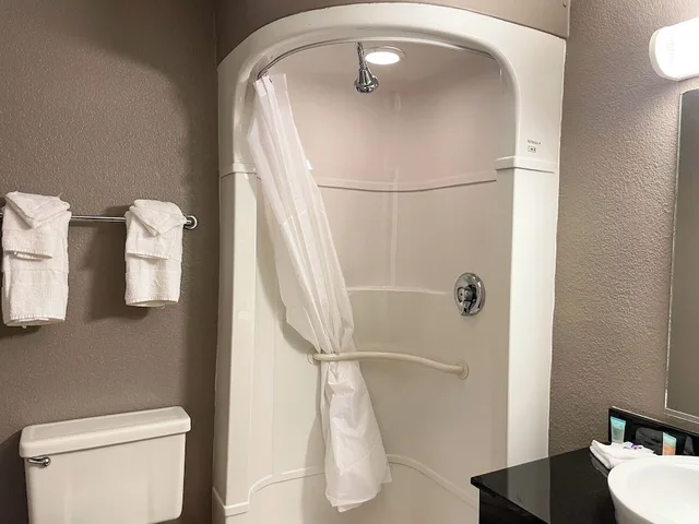 2 Full Beds - Non-Smoking, Micfridge، Motel6 Cheyenne, WY 5/5