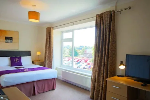 3 Rooms, Family, 1 Double and 1 Single Bed، Revado Hotel, Norwich City Centre 1/6