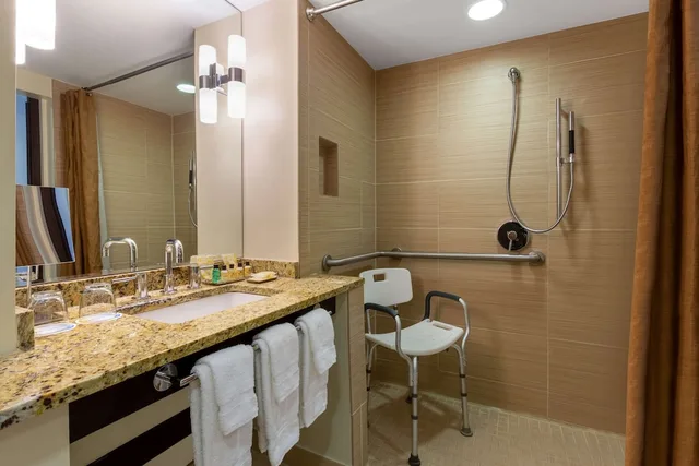 غرفة بسريرين كوين بإطلالة على المدينة لذوي الإعاقة، Wyndham Deerfield Beach Resort 5/5