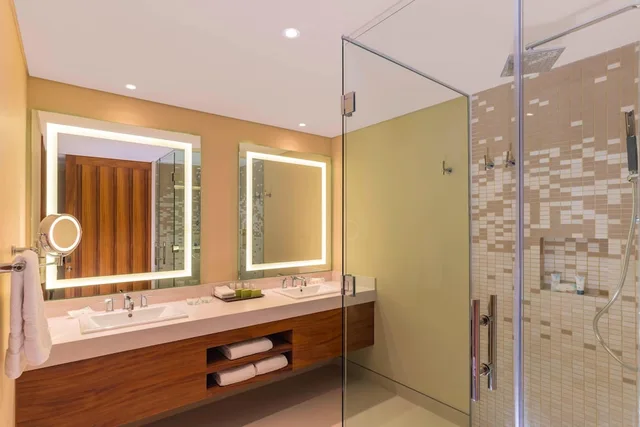 جناح جونيور بسريرين كوين بإطلالة على البحر، The Westin Cozumel 6/6