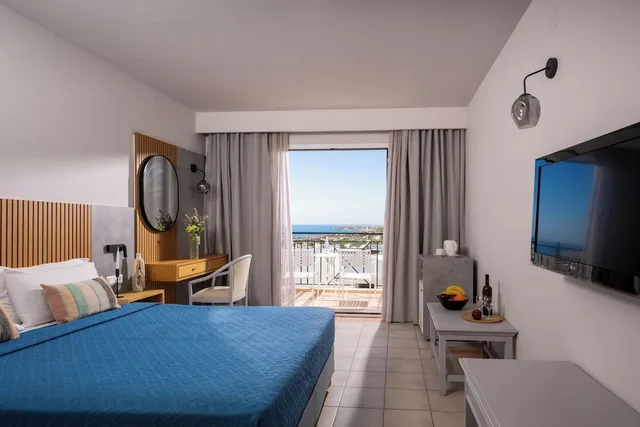 غرفة عائلية بسريرين منفصلين بإطلالة على البحر مع أريكة، Mare Village Ierapetra 7/10