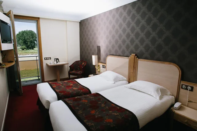 غرفة قياسية بسريرين منفصلين بحوض استحمام، Relais Du Roy 1/1