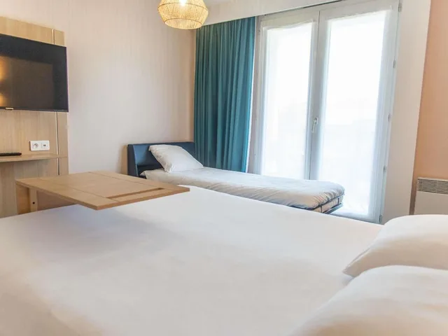 Room, Triple, Forest View, Sofa، IBIS STYLES CHINON 1/6