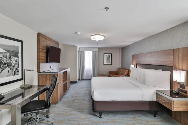 جناح بسرير كينج بإطلالة على المدينة مع أريكة لذوي الإعاقة، The Penn Stroud Stroudsburg - Poconos, an Ascend Collection Hotel 1/4