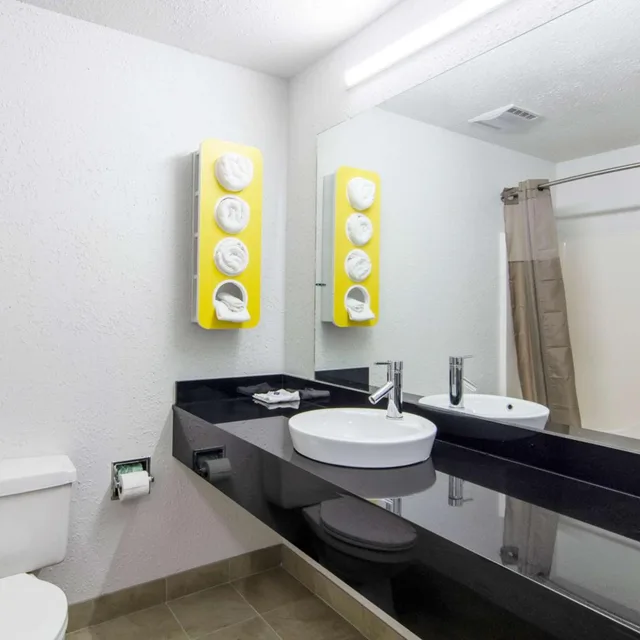 غرفة بسرير كينج بجاكوزي، Motel6 Moss Point, MS 9/10