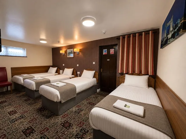 غرفة رباعية بأربعة أسرّة، Twickenham Guest House 1/6