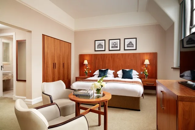 Grand, Classic, Twin Beds, The Grand York 1/1