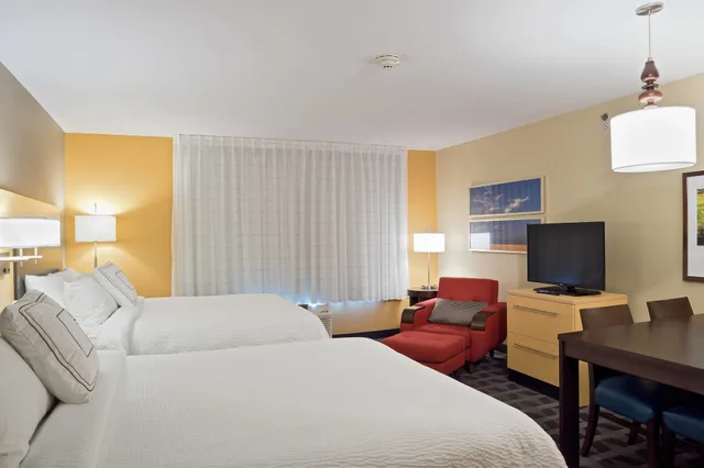 استوديو بسريرين كوين، Towneplace Suites Garden City 2/3