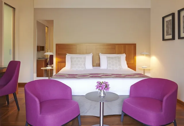 Garden, Superior, Queen Bed, Lake View، Belvedere 3/4