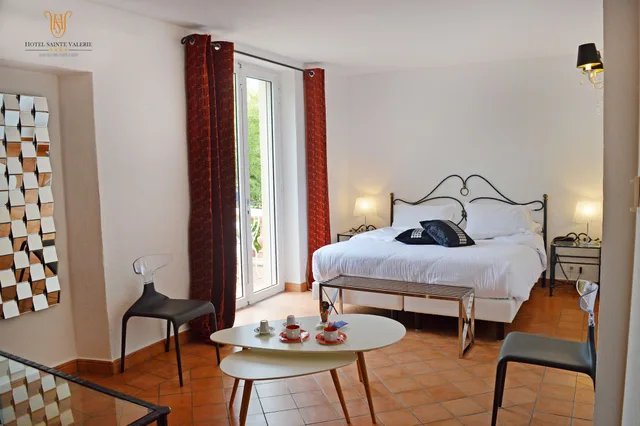 غرفة سوبيريور بسرير كينج بشرفة، Hotel Sainte Valerie 2/4