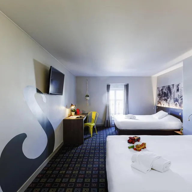 غرفة عائلية بسريرين مزدوجين وسرير كينج، Greet hotel Lyon Confluence 5/10