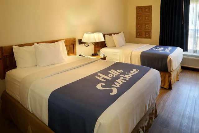 جناح بسريرين كوين، Days Inn Suites Llano 1/7
