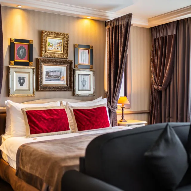 غرفة تنفيذية ثلاثية مفردة، Royal Manotel 4/5