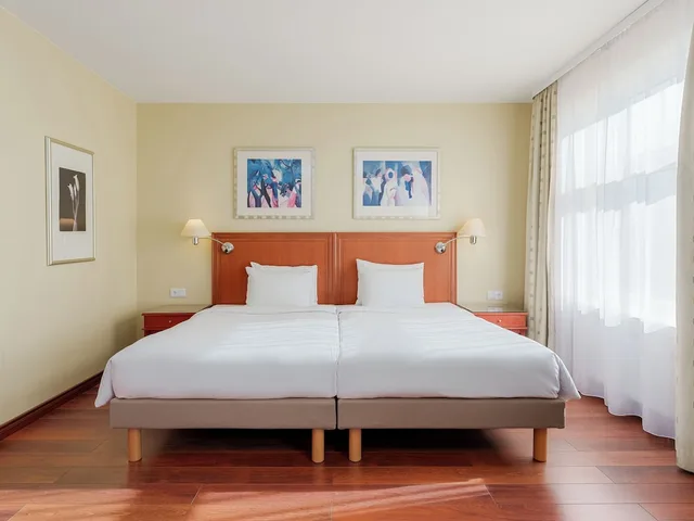 Premium, King Bed, Old Town View، Radisson Blu Ridzene Hotel, Riga 1/9