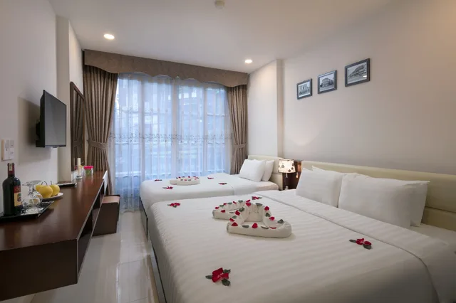 جناح عائلي بسرير مزدوج وسرير فردي بشرفة، New Vision Palace 3/6