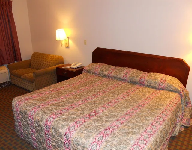 غرفة بسرير كينج، Americas Best Inns Beaufort 2/3