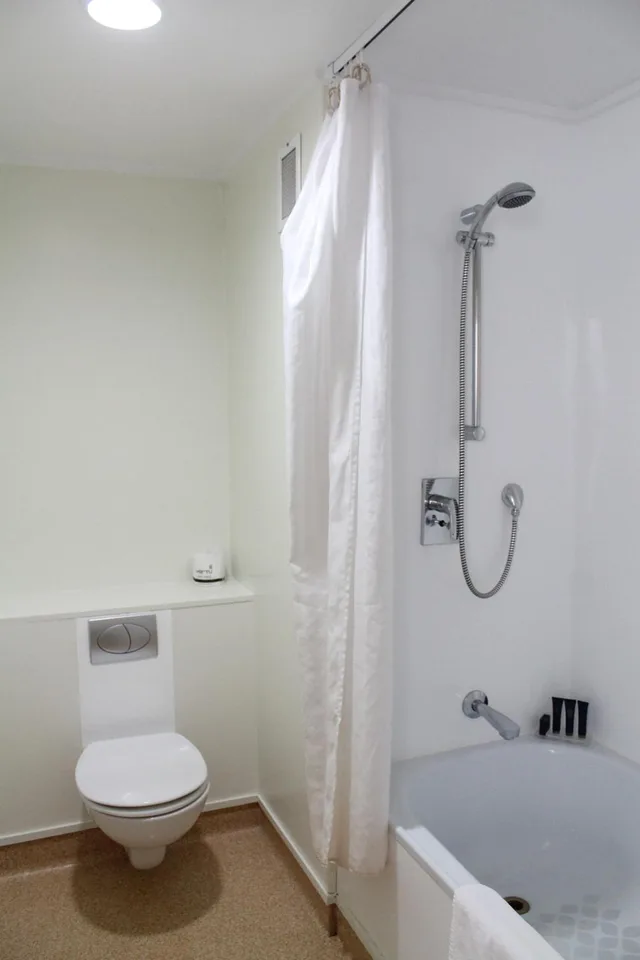 غرفة ثلاثية، Willis Wellington Hotel 5/6