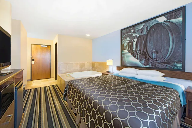 جناح بسرير كينج، Quality Inn Fairfield, IA 1/2
