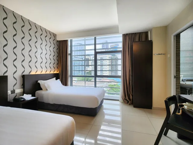 غرفة ديلوكس بسريرين منفصلين بإطلالة، IZUMI HOTEL BUKIT BINTANG 4/8