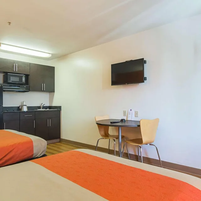 جناح ديلوكس بسرير مزدوج بجاكوزي، Motel6 Jonesboro, GA 3/5