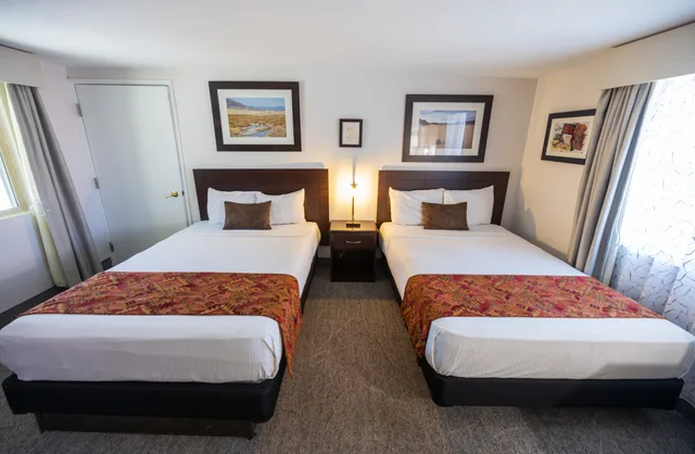 غرفة قياسية بسرير مزدوج، Stovepipe Wells Village Hotel 1/5