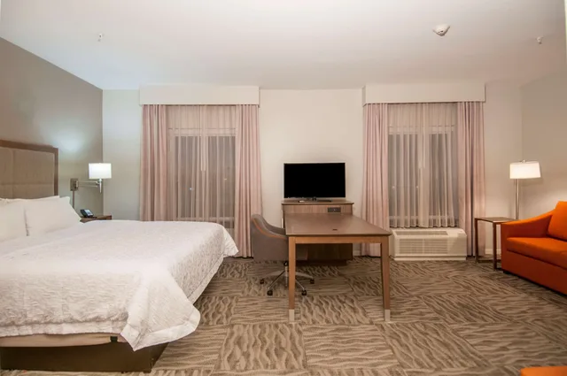 استوديو بسرير كينج مع أريكة لذوي الإعاقة، Hampton Inn Opelousas La 3/5